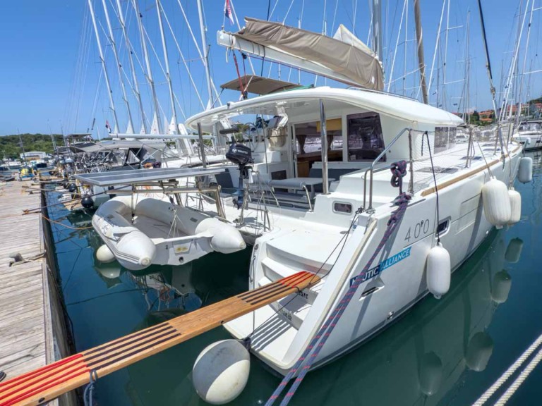 Katamaran mieten in Pula - Lagoon Lagoon 400 S2