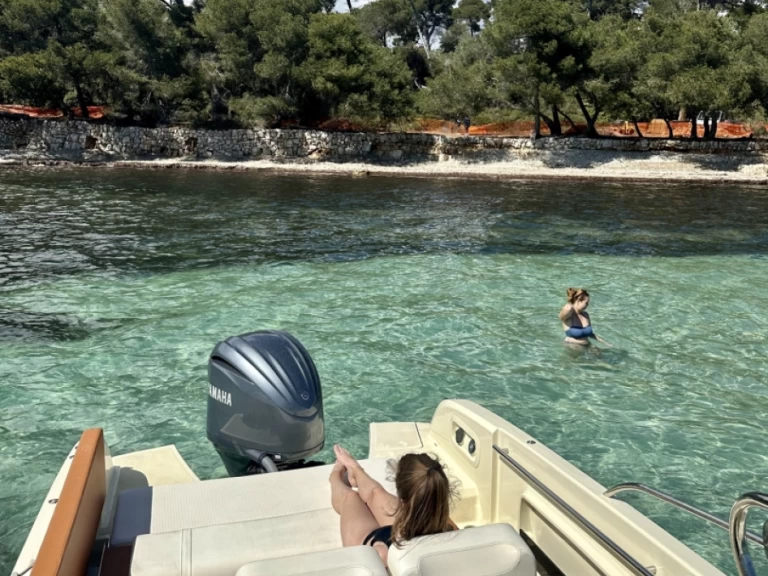 Boot mieten Mandelieu-la-Napoule günstig Invictus 240 CX