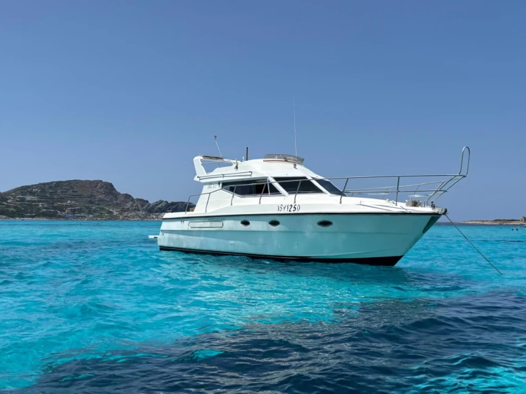 YachtCharter in Stintino - Azimut Azimut 37 Fly auf SamBoat