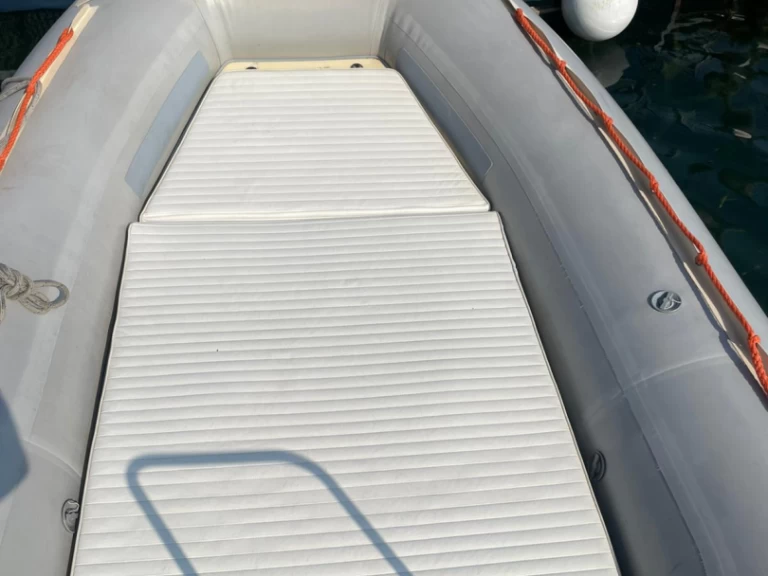 Vermietung Schlauchboot Gommorizzo mit Führerschein