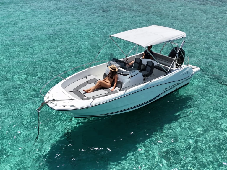 YachtCharter in Marina Botafoch - Jeanneau CAP CAMARAT 6,5 CC Style auf SamBoat