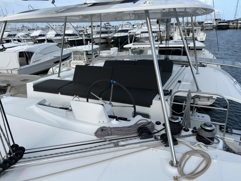 Bootsverleih Lagoon Lagoon 46 Playa Sardinera Samboat