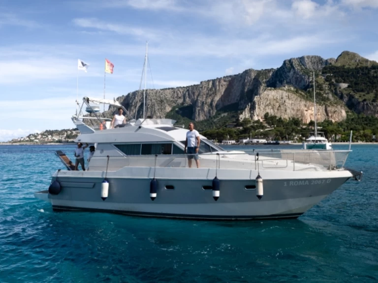 Ein Mochi Craft Mochi Craft 42 Fly mieten in La Cala (porto Palermo)