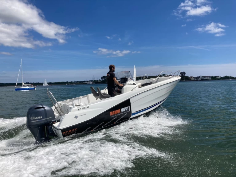 Jeanneau Cap Camarat 6.5 CC Serie 3 mieten Lorient