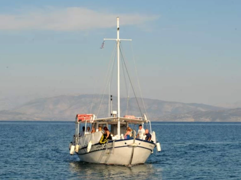 Wooden Boat  Wooden Boat mieten Ypsos