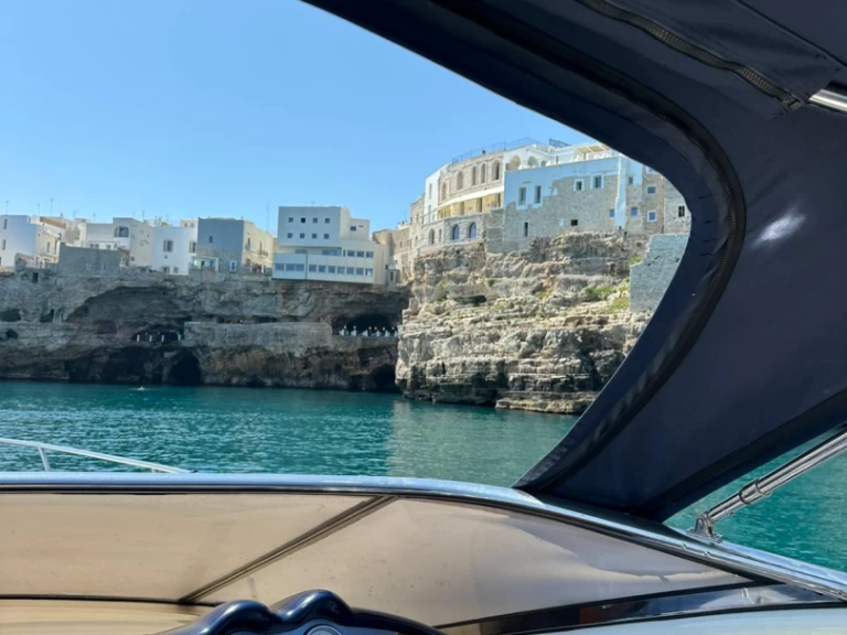 Vermietung Motorboot Ferretti mit Führerschein