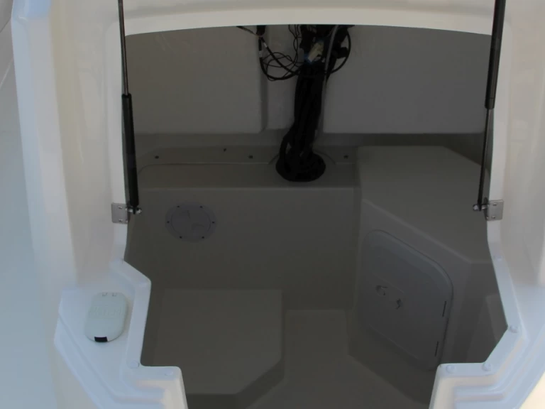 Ein Marlin Boat Dynamic 790 pro mieten in Split Port