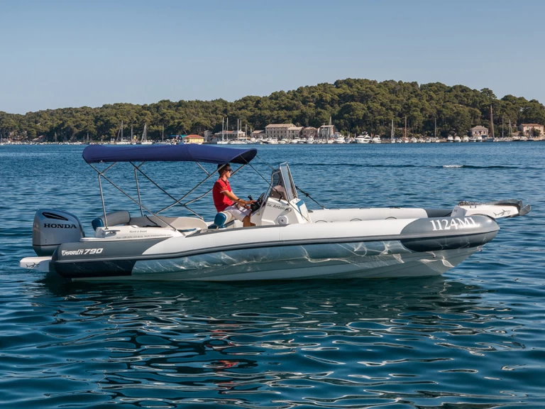 Schlauchboot mit oder ohne Skipper Marlin Boat mieten in Split Port
