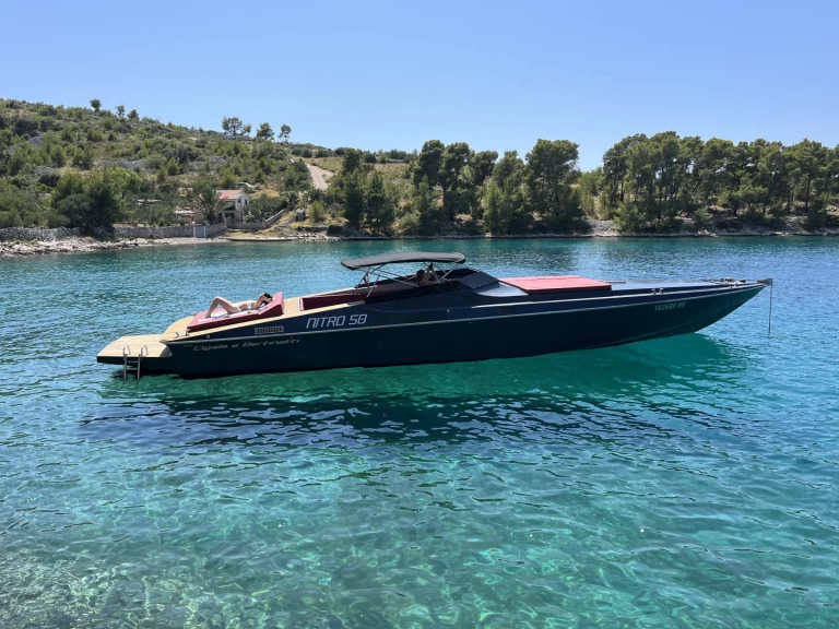Ein Cigala e bertinetti Nitro 50 mieten in Hvar
