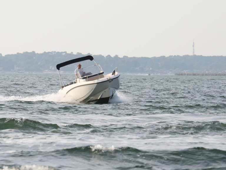 Ein Quicksilver Quicksilver 675 Activ Open mieten in Arcachon