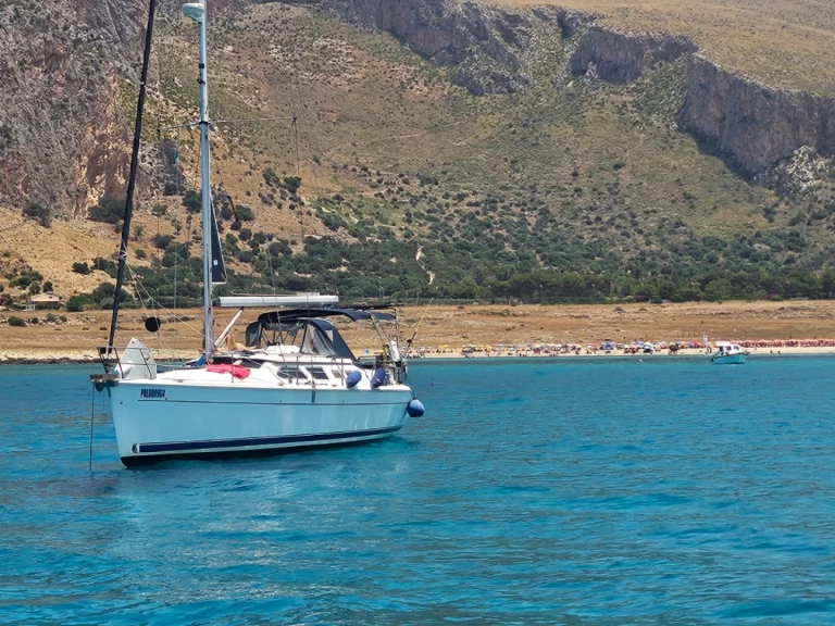 Ein Hunter Hunter 41 DS mieten in Palermo