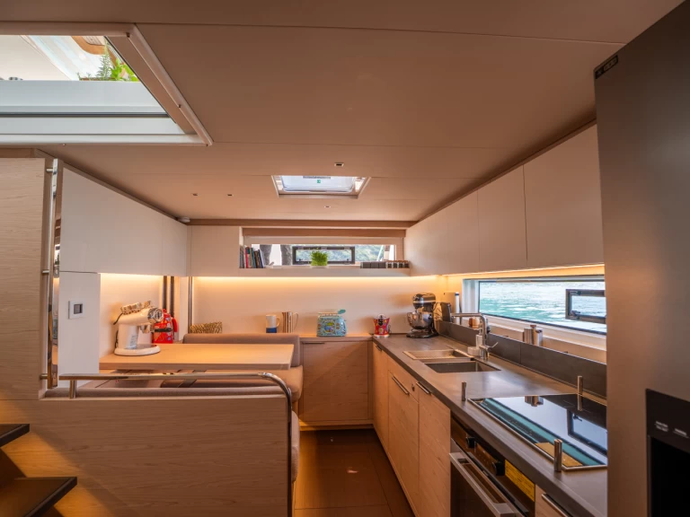 Bootsverleih Lagoon Lagoon Sixty 5 Salerno Samboat