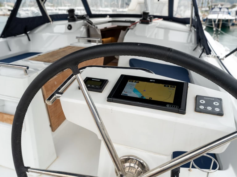 Segelboot mit oder ohne Skipper Bénéteau mieten in Salerno