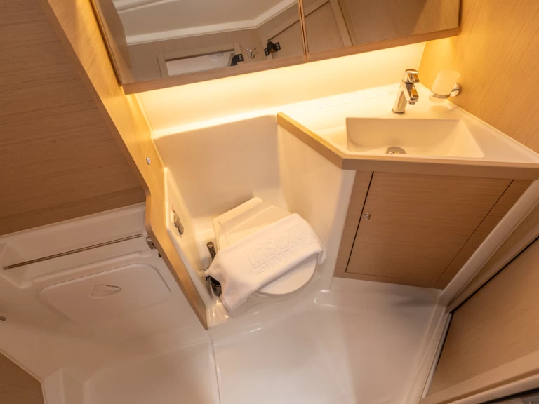 Bénéteau Oceanis 40.1 mieten Salerno