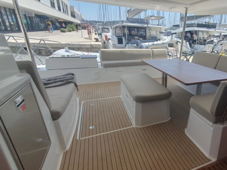 Katamaran mit oder ohne Skipper Fountaine Pajot mieten in Seget Donji