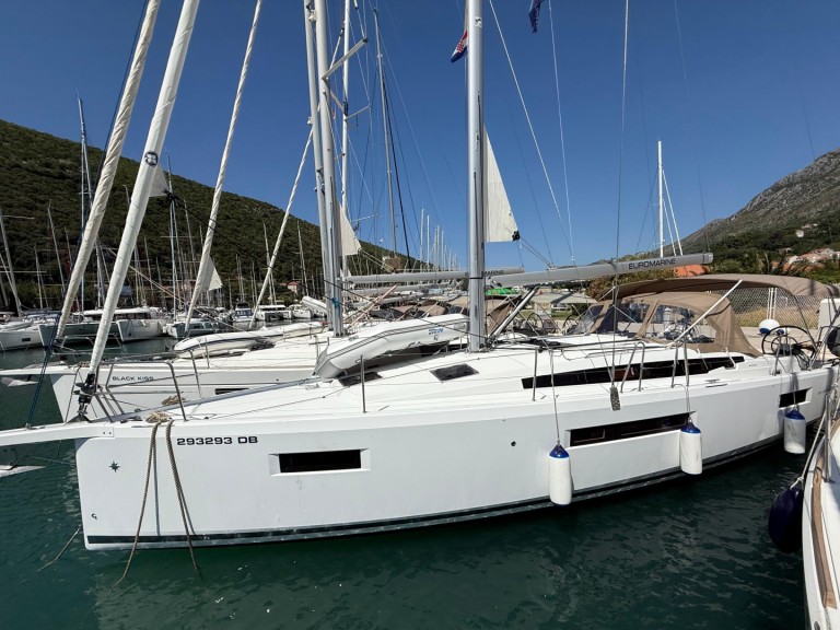 Segelboot mit oder ohne Skipper Jeanneau mieten in Komolac