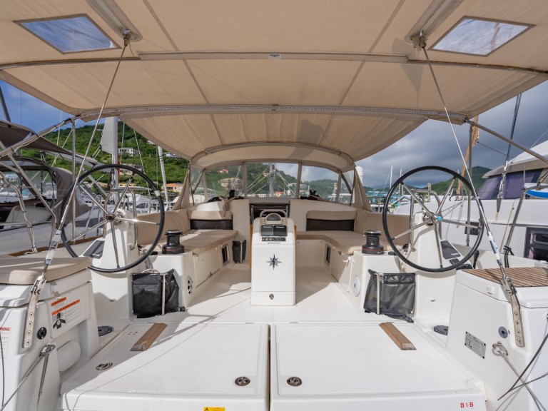Ein Jeanneau Sun Odyssey 490 mieten in Road Town