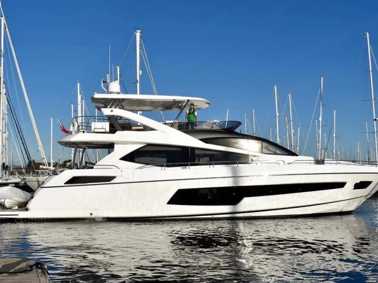 Ein Sunseeker Sunseeker 75 Yacht mieten in Seget Donji