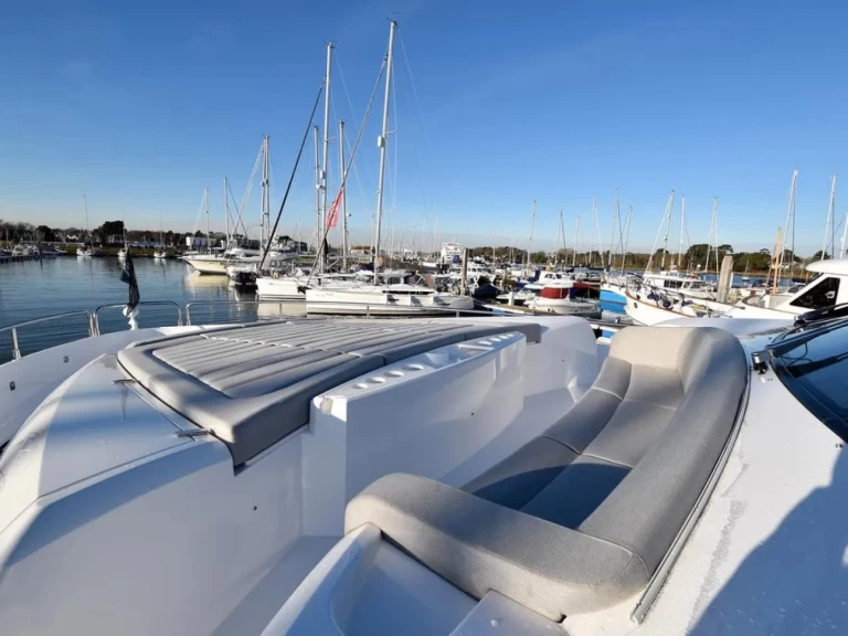 Yacht mieten in Seget Donji zum besten Preis