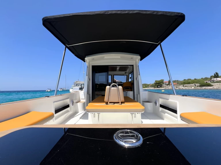 Camaro 1000 mieten Trogir