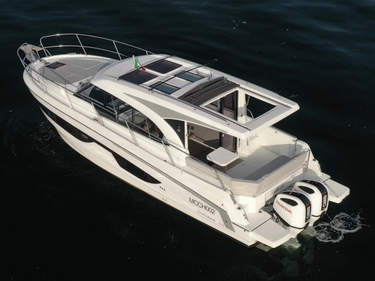 Bénéteau Antares 11 mieten Neapel