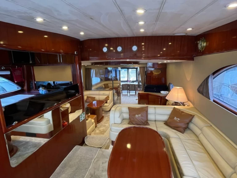 Vermietung Yacht costom made mit Führerschein