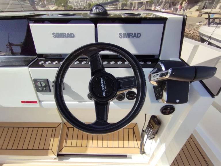 Bootsverleih DE ANTONIO Yachts D29 Open Mahón Samboat