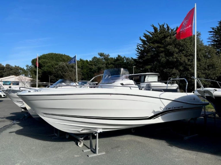 Motorboot mit oder ohne Skipper Jeanneau mieten in La Flotte