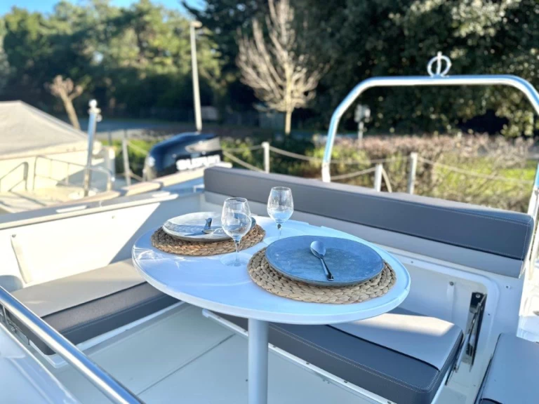 YachtCharter in La Flotte - Jeanneau Cap Camarat 7.5 CC auf SamBoat