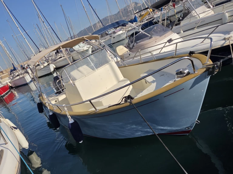 Motorboot mit oder ohne Skipper Rea mieten in Toulon