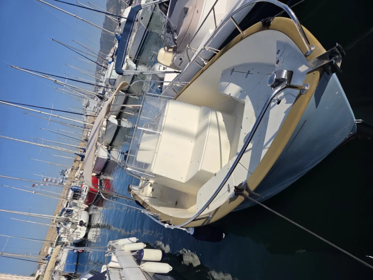 Vermietung Motorboot Rea mit Führerschein