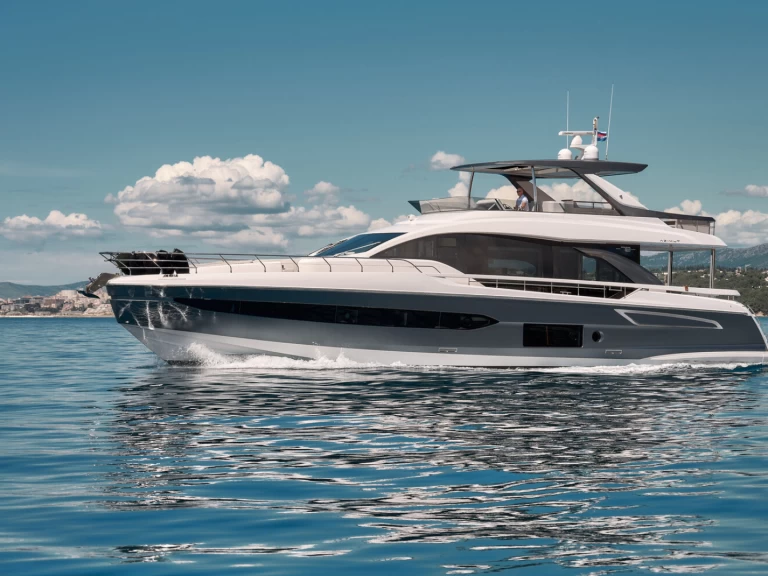 YachtCharter in Podstrana - Azimut Azimut 78 Fly - 4 + 1 cab. auf SamBoat