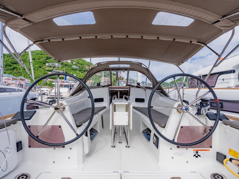 Boot mieten Road Town günstig Sun Odyssey 349