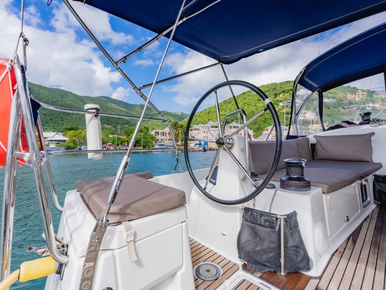 Boot mieten Road Town günstig Sun Odyssey 490