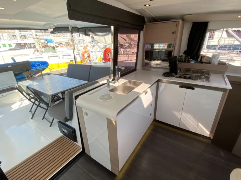 Bootsverleih Fountaine Pajot Isla 40 Marine de Sant'Ambrogio Samboat