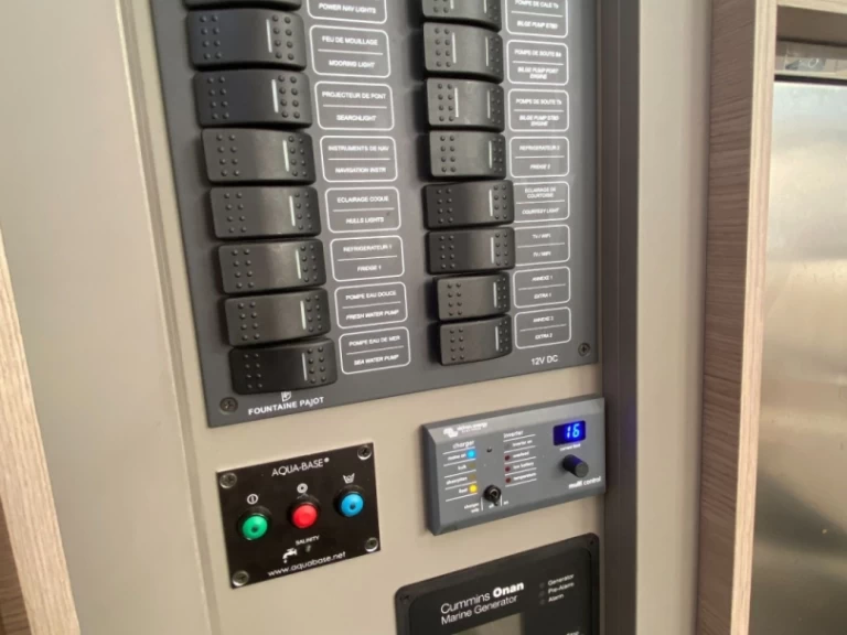 Katamaran mit oder ohne Skipper Fountaine Pajot mieten in Marine de Sant'Ambrogio