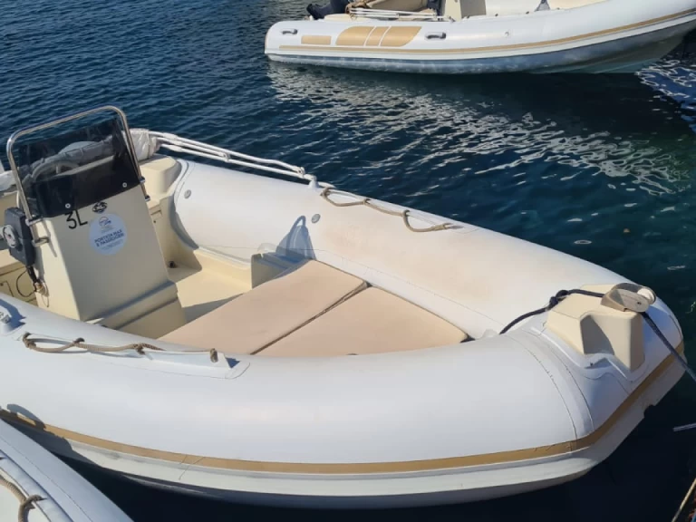 Vermietung Schlauchboot rib marine mit Führerschein