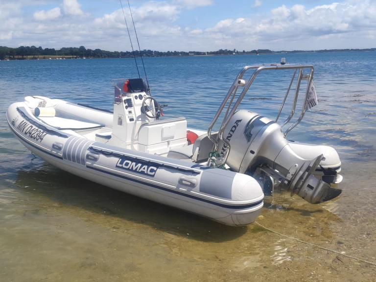 Vermietung Schlauchboot Lomac mit Führerschein