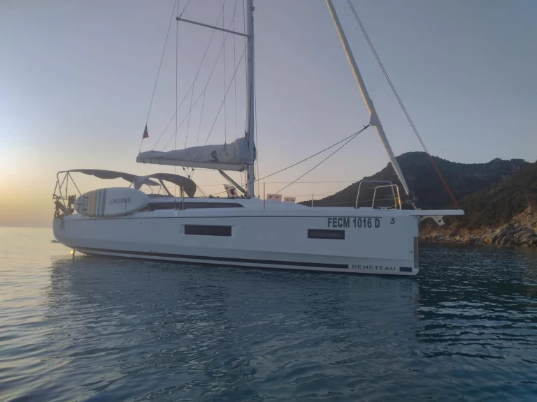 YachtCharter in Villasimius - Bénéteau Oceanis 37.1 auf SamBoat