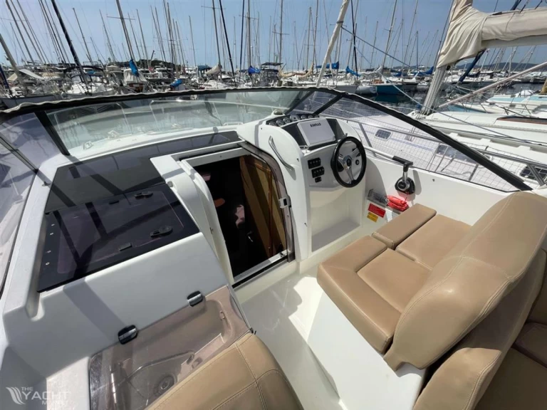 Motorboot mit oder ohne Skipper Jeanneau mieten in Golfe-Juan