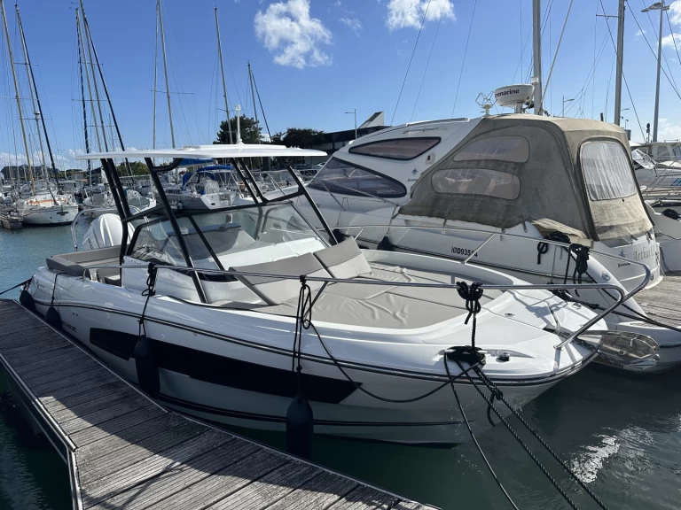 YachtCharter in La Rochelle - Jeanneau Cap camarat 7.5 wa série 3 auf SamBoat