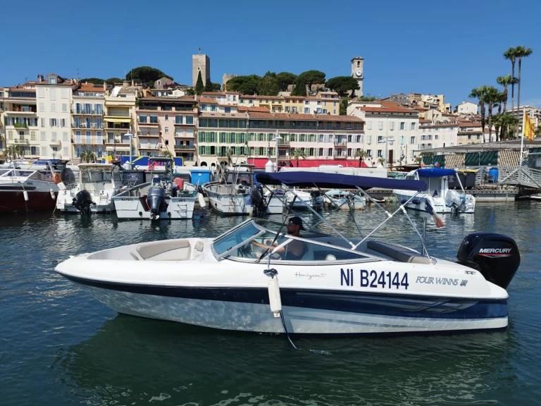 Vermietung Motorboot Four Winns mit Führerschein