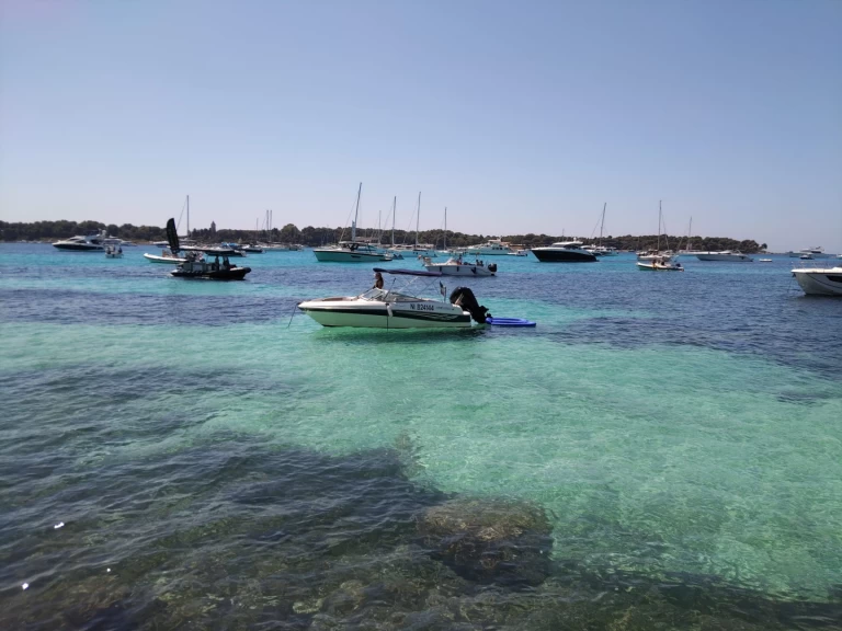 YachtCharter in Vieux Port de Cannes - Four Winns Horizon 180 auf SamBoat