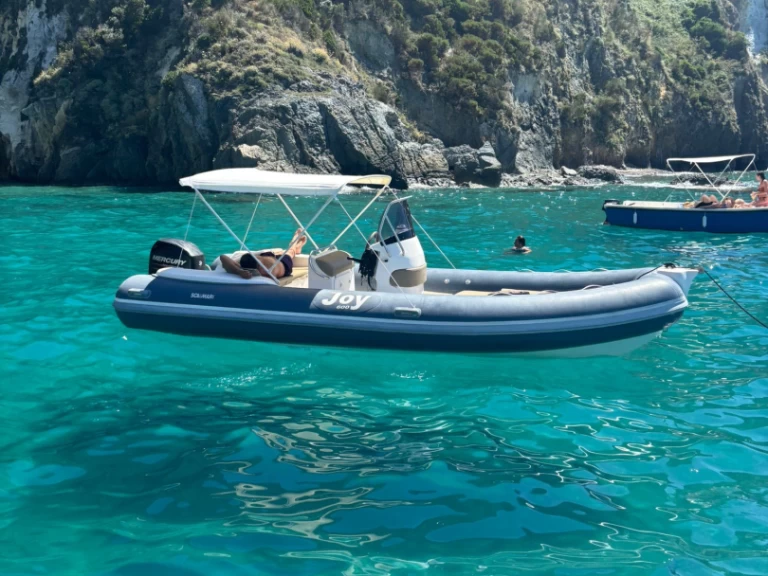 Schlauchboot mit oder ohne Skipper Joy mieten in Ponza