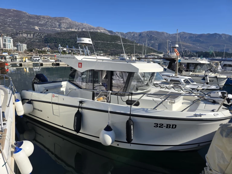 Boot mieten Budva günstig Pilithouse 805 cabine