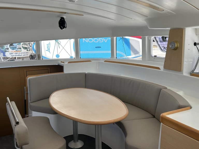 Ein Lagoon Lagoon 380 S2 mieten in Omiš