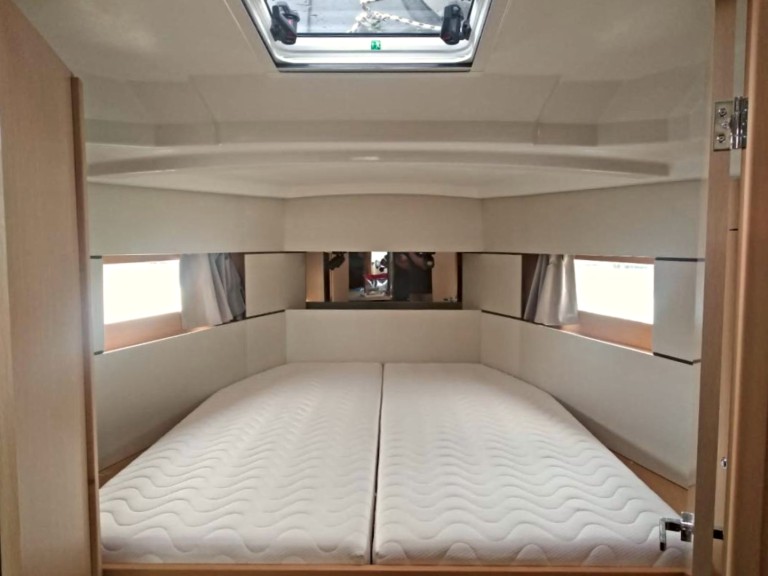 YachtCharter in Bocca di Magra - Bénéteau Oceanis 38.1 auf SamBoat
