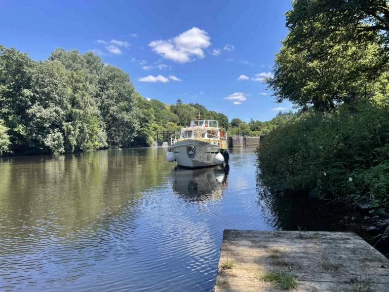 Ein Pedro 1020 mieten in Saint-Nicolas des Eaux
