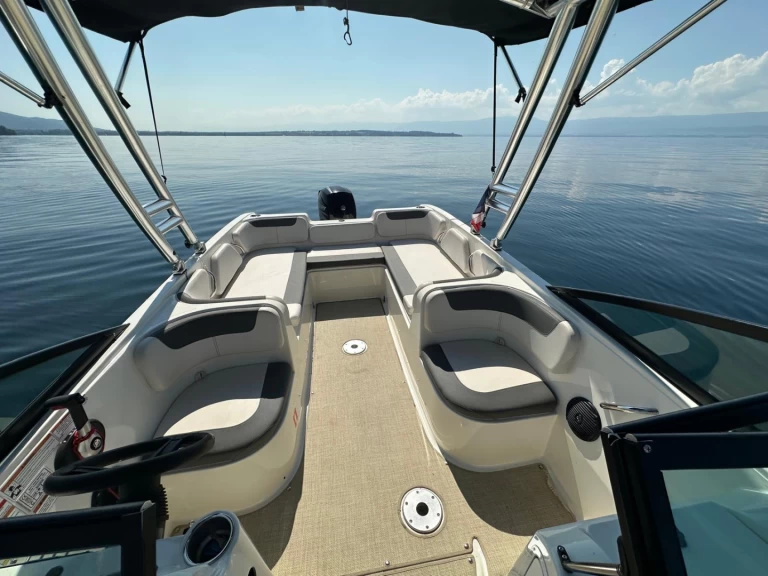 Ein Bayliner E7 mieten in Amphion-les-Bains