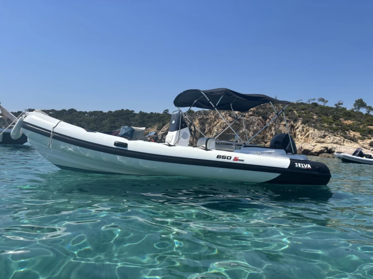 Schlauchboot mit oder ohne Skipper Selva mieten in Hyères